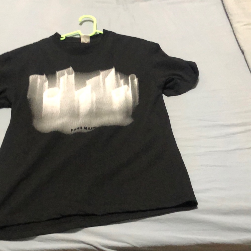 Men's black short-sleeved T-shirt